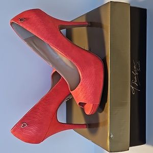 Thalia Sodi, Cerezared Rich Coral, peep toe heels. Size 9.5M